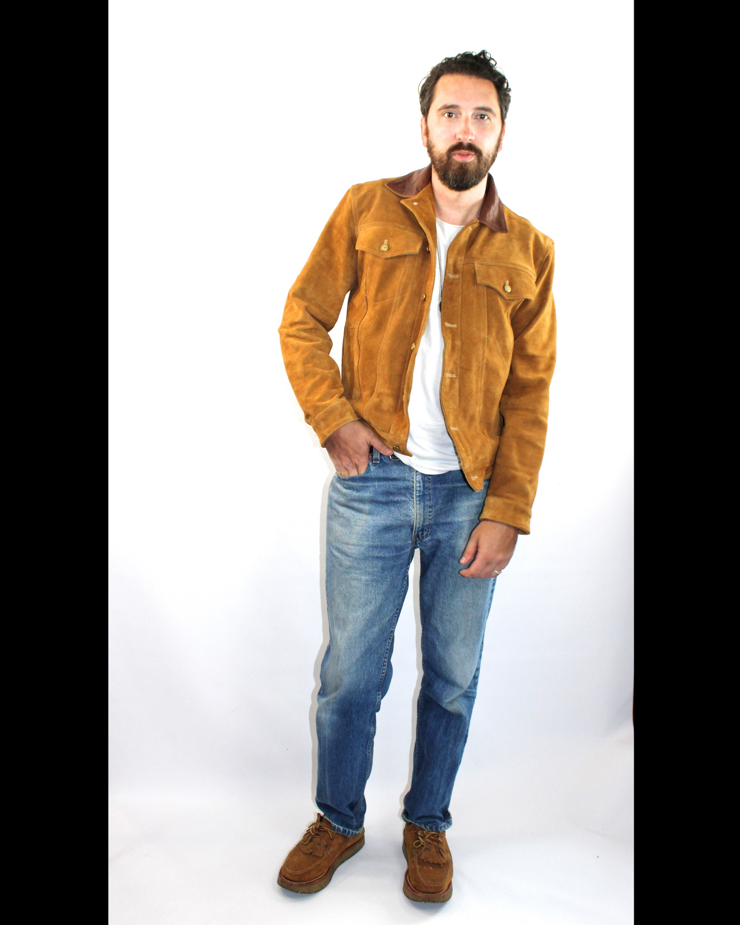 COW SUEDE LEATHER TRUCKER JACKET IN TAN